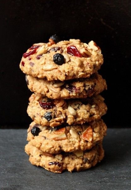 NUTS AND OATS COOKIES
